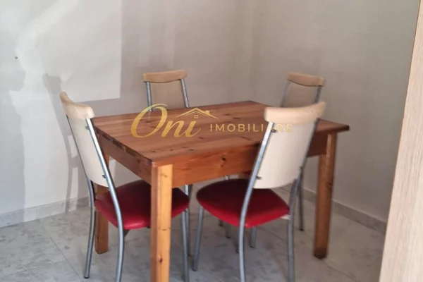 Shtepi me qera Apartament ne Tirane, 1+1, Mobilimi E mobiluar, Pagesa 65,000  Leke.