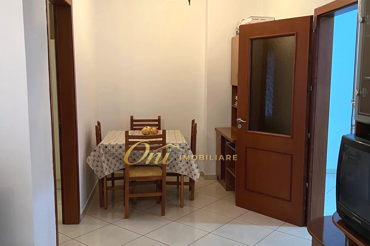 Shtepi ne shitje Apartament ne Fier, 2+1, Mobilimi E mobiluar, Pagesa 12,000,000  Leke.