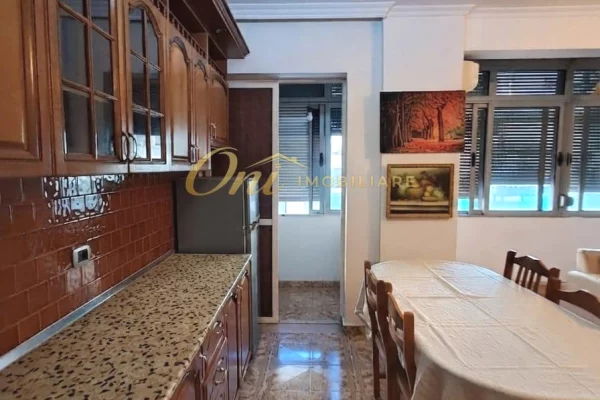 Shtepi me qera Apartament ne Tirane, 2+1, Mobilimi E mobiluar, Pagesa 50,000  Leke.