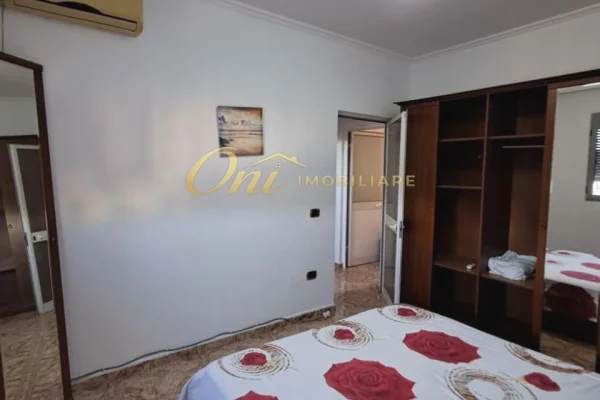 Shtepi me qera Apartament ne Tirane, 2+1, Mobilimi E mobiluar, Pagesa 50,000  Leke.