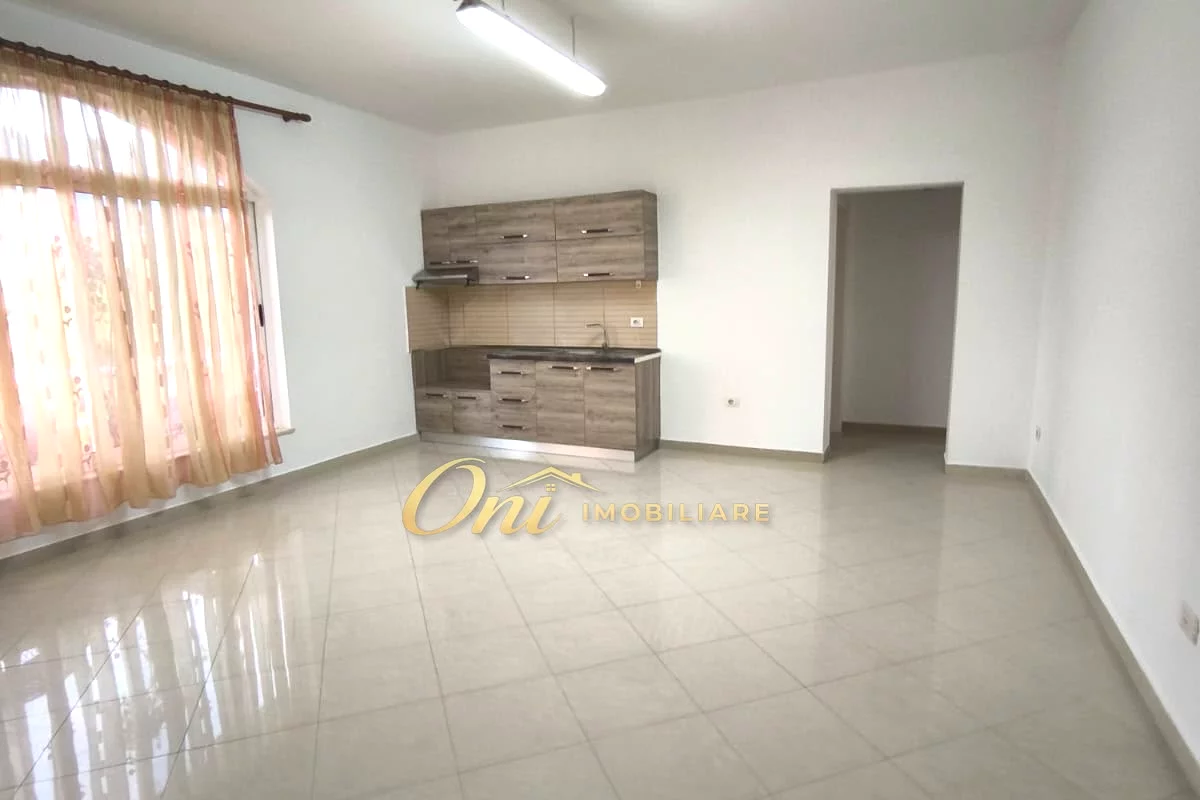 Shtepi me qera Apartament ne Tirane, 1+1, Mobilimi Pjeserisht e mobiluar, Pagesa 32,000  Leke.