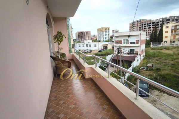 Shtepi me qera Apartament ne Tirane, 1+1, Mobilimi Pjeserisht e mobiluar, Pagesa 32,000  Leke.