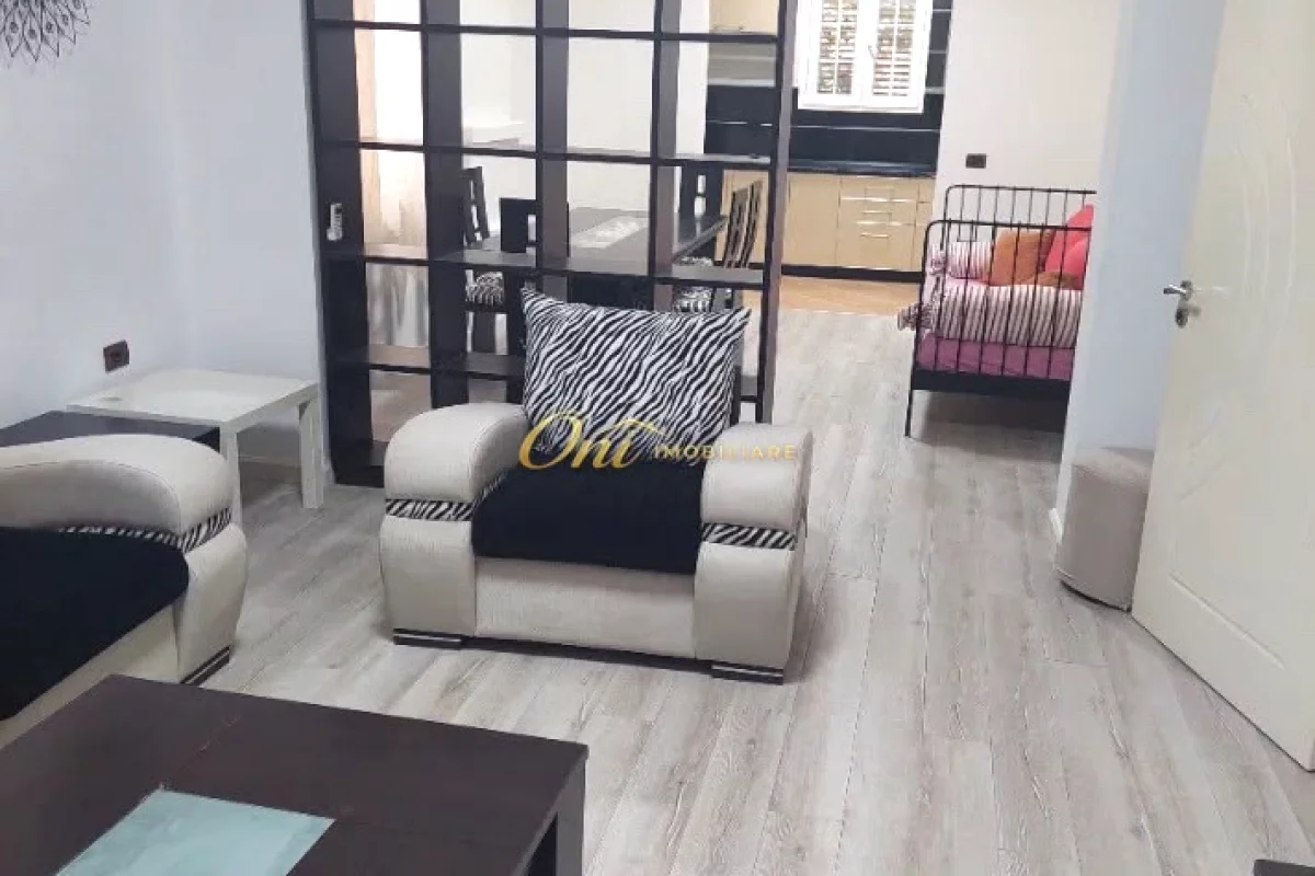 Shtepi me qera Apartament ne Tirane, 2+1, Mobilimi E mobiluar, Pagesa 720  Euro.