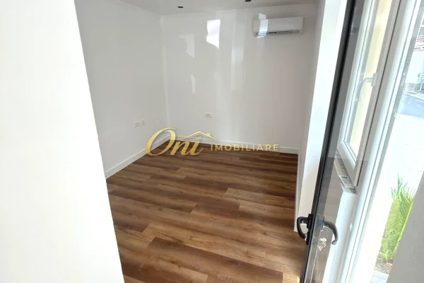 Ambient biznesi me qera 1+1 ne Tirane - 70,000 Leke