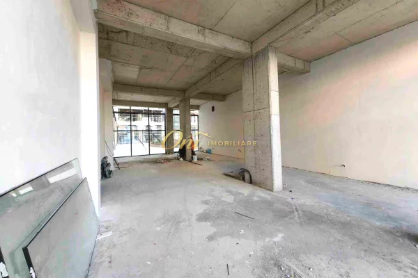 ZOGU I ZI JEPET DYQAN 160 M2 PER QERA 