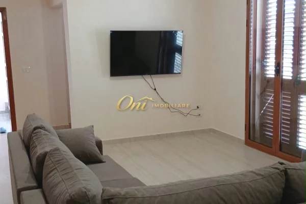 Shtepi me qera Apartament ne Tirane, 2+1, Mobilimi E mobiluar, Pagesa 50,000  Leke.