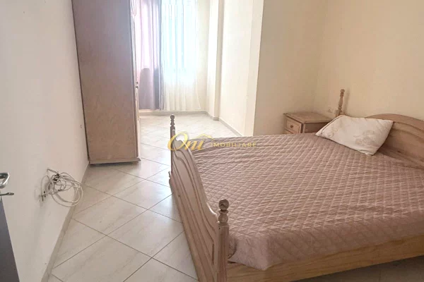 Shtepi me qera Apartament ne Tirane, 1+1, Mobilimi E mobiluar, Pagesa 40,000  Leke.