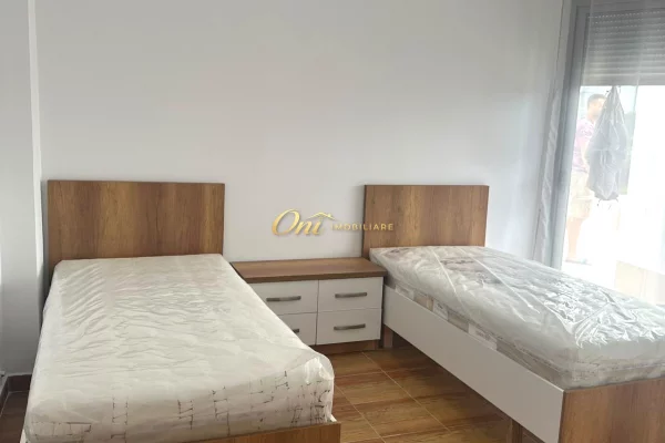 Shtepi me qera Apartament ne Tirane, 3+1, Mobilimi E mobiluar, Pagesa 70,000  Leke.