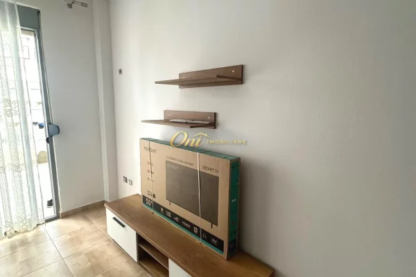 Shtepi me qera Apartament ne Tirane, 3+1, Mobilimi E mobiluar, Pagesa 70,000  Leke.