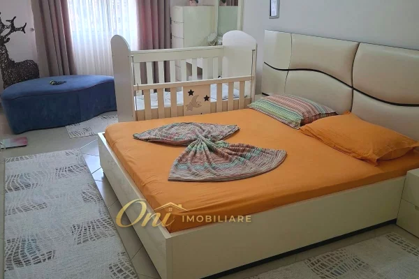 Shtepi ne shitje Apartament ne Tirane, 2+1, Mobilimi E mobiluar, Pagesa 22,000,000  Leke.