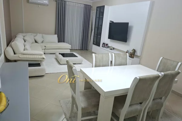 Shtepi ne shitje Apartament ne Tirane, 2+1, Mobilimi E mobiluar, Pagesa 22,000,000  Leke.