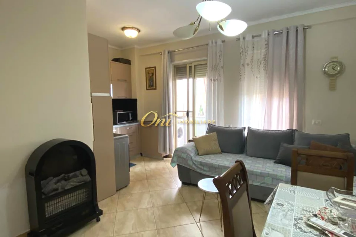 Shtepi me qera Apartament ne Tirane, 1+1, Mobilimi E mobiluar, Pagesa 550  Euro.