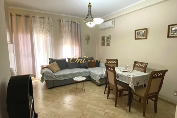 Shtepi me qera Apartament ne Tirane, 1+1, Mobilimi E mobiluar, Pagesa 550  Euro.