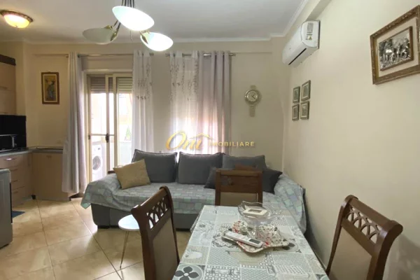 Shtepi me qera Apartament ne Tirane, 1+1, Mobilimi E mobiluar, Pagesa 550  Euro.