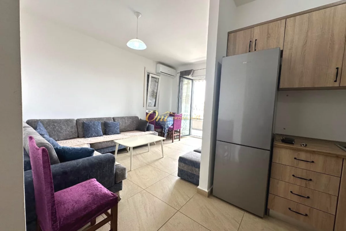 Shtepi ne shitje Apartament ne Durres, 1+1, Mobilimi E mobiluar, Pagesa 190,000  Euro.