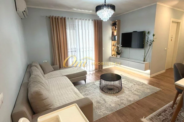 Shtepi me qera 2+1 ne Tirane - 50,000 Leke