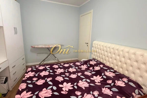 Shtepi me qera Apartament ne Tirane, 2+1, Mobilimi E mobiluar, Pagesa 50,000  Leke.