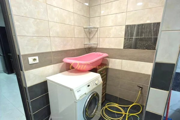 Shtepi me qera Apartament ne Tirane, 2+1, Mobilimi E mobiluar, Pagesa 50,000  Leke.