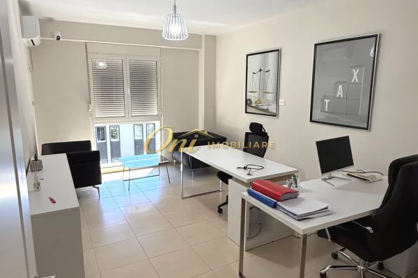 RRUGA E KAVAJES AMBIENT ZYRE 120M2 PER QERA 
