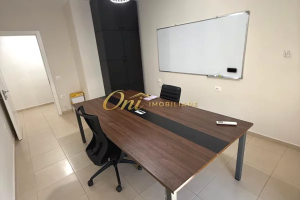 RRUGA E KAVAJES AMBIENT ZYRE 120M2 PER QERA 