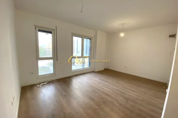 Shtepi me qera Apartament ne Tirane, 1+1, Mobilimi Bosh, pa mobiluar, Pagesa 42,000  Leke.