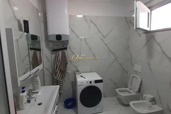 Shtepi me qera Vila Luksoze ne Tirane, 2+1, Mobilimi E mobiluar, Pagesa 150,000  Leke.