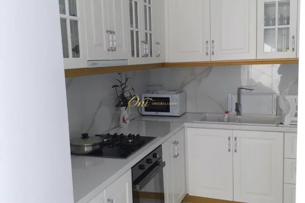 Shtepi me qera Vila Luksoze ne Tirane, 2+1, Mobilimi E mobiluar, Pagesa 150,000  Leke.
