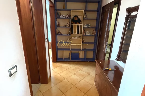 Shtepi ne shitje Apartament ne Tirane, 2+1, Mobilimi E mobiluar, Pagesa 130,000  Euro.