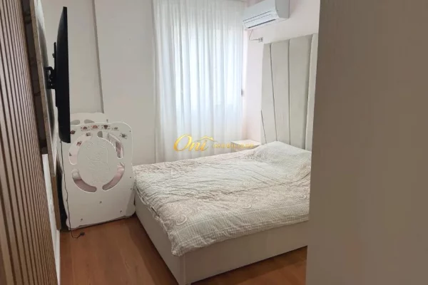 Shtepi me qera Apartament ne Tirane, 2+1, Mobilimi E mobiluar, Pagesa 75,000  Leke.