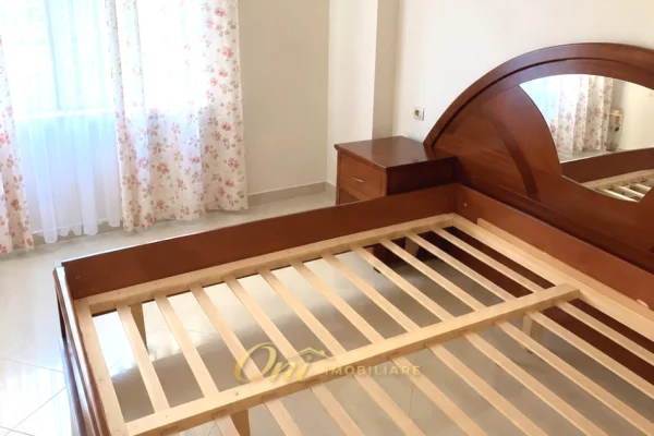 Shtepi me qera Apartament ne Tirane, 2+1, Mobilimi E mobiluar, Pagesa 40,000  Leke.