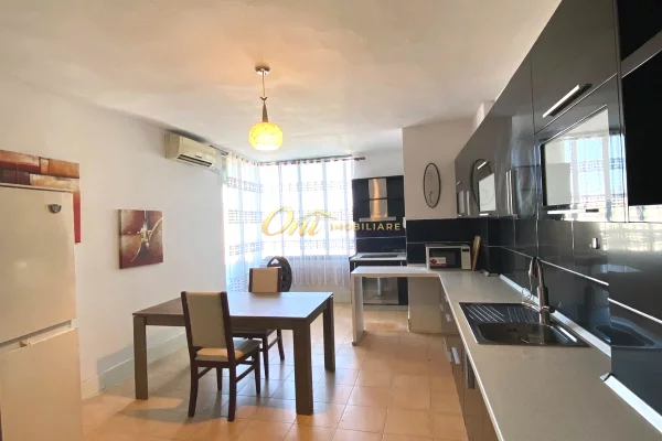 Shtepi me qera Apartament ne Tirane, 2+1, Mobilimi E mobiluar, Pagesa 90,000  Leke.