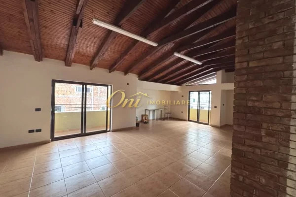 Ambient biznesi me qera 3+1 ne Tirane - 1,000 Euro