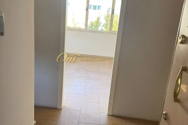 Shtepi me qera Apartament ne Tirane, 3+1, Mobilimi Bosh, pa mobiluar, Pagesa 60,000  Leke.