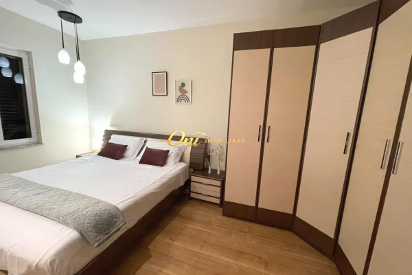 Shtepi me qera Apartament ne Tirane, 2+1, Mobilimi E mobiluar, Pagesa 800  Euro.