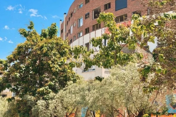 Shtepi ne shitje Apartament ne Tirane, 1+1, Mobilimi Bosh, pa mobiluar, Pagesa 130,000  Euro.