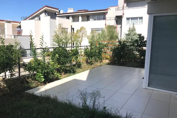 Shtepi ne shitje Vila Luksoze ne Tirane, 4+1, Mobilimi E mobiluar, Pagesa 800,000  Euro.