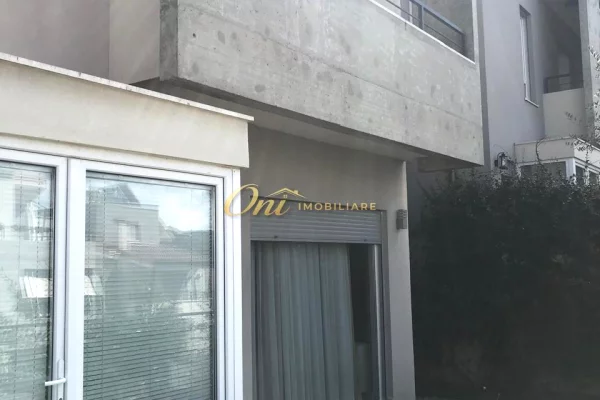 Shtepi ne shitje Vila Luksoze ne Tirane, 4+1, Mobilimi E mobiluar, Pagesa 800,000  Euro.