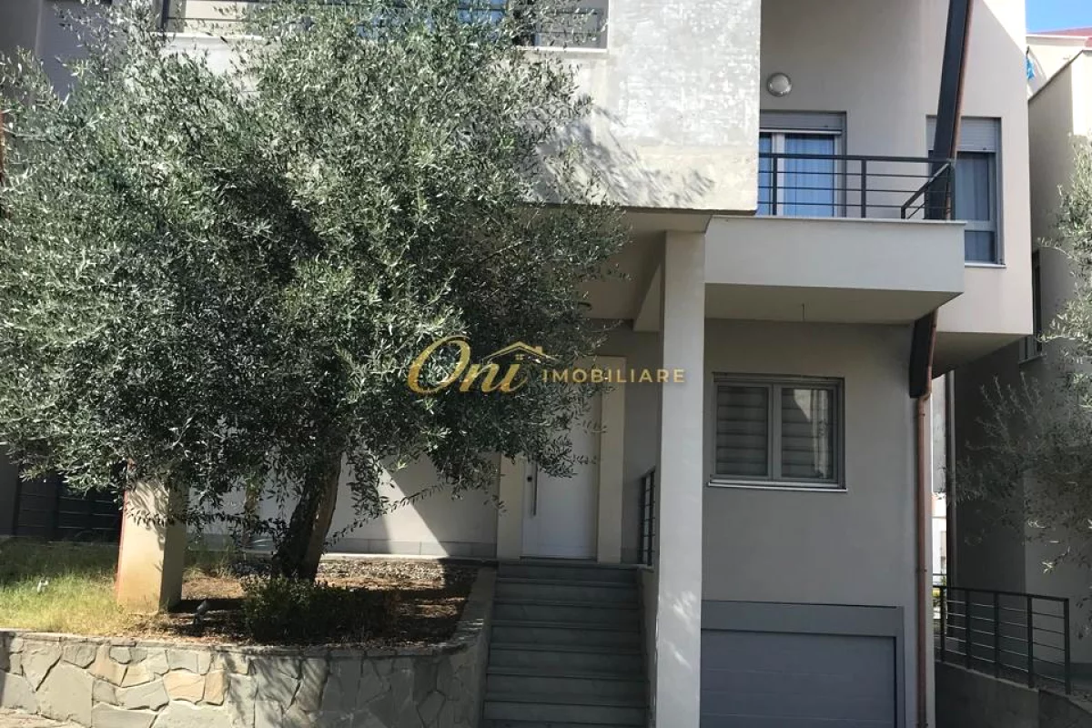 Shtepi ne shitje Vila Luksoze ne Tirane, 4+1, Mobilimi E mobiluar, Pagesa 800,000  Euro.