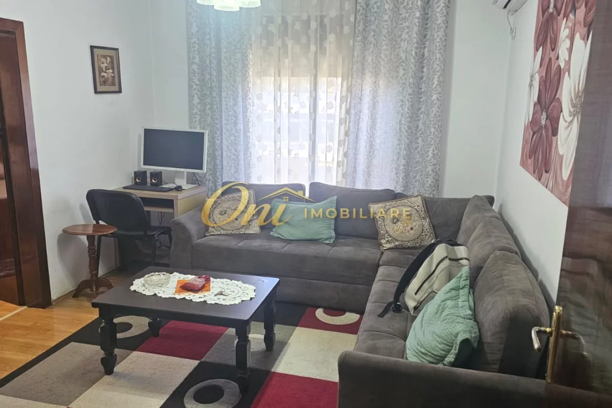 Shtepi me qera Apartament ne Tirane, 3+1, Mobilimi E mobiluar, Pagesa 65,000  Leke.