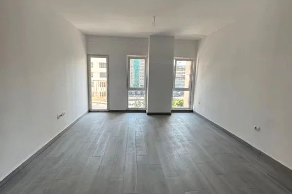 ZOGU I ZI; JEPET ZYRE ME QERA