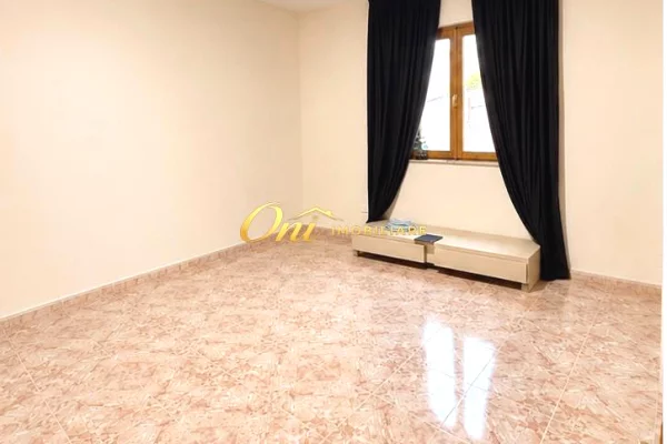 Shtepi me qera Vila Luksoze ne Tirane, 3+1, Mobilimi Pjeserisht e mobiluar, Pagesa 200,000  Leke.