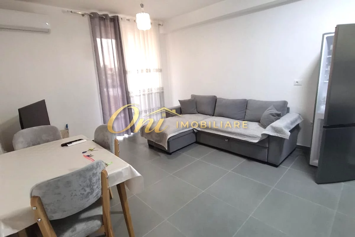 Shtepi me qera Apartament ne Tirane, 3+1, Mobilimi E mobiluar, Pagesa 60,000  Leke.