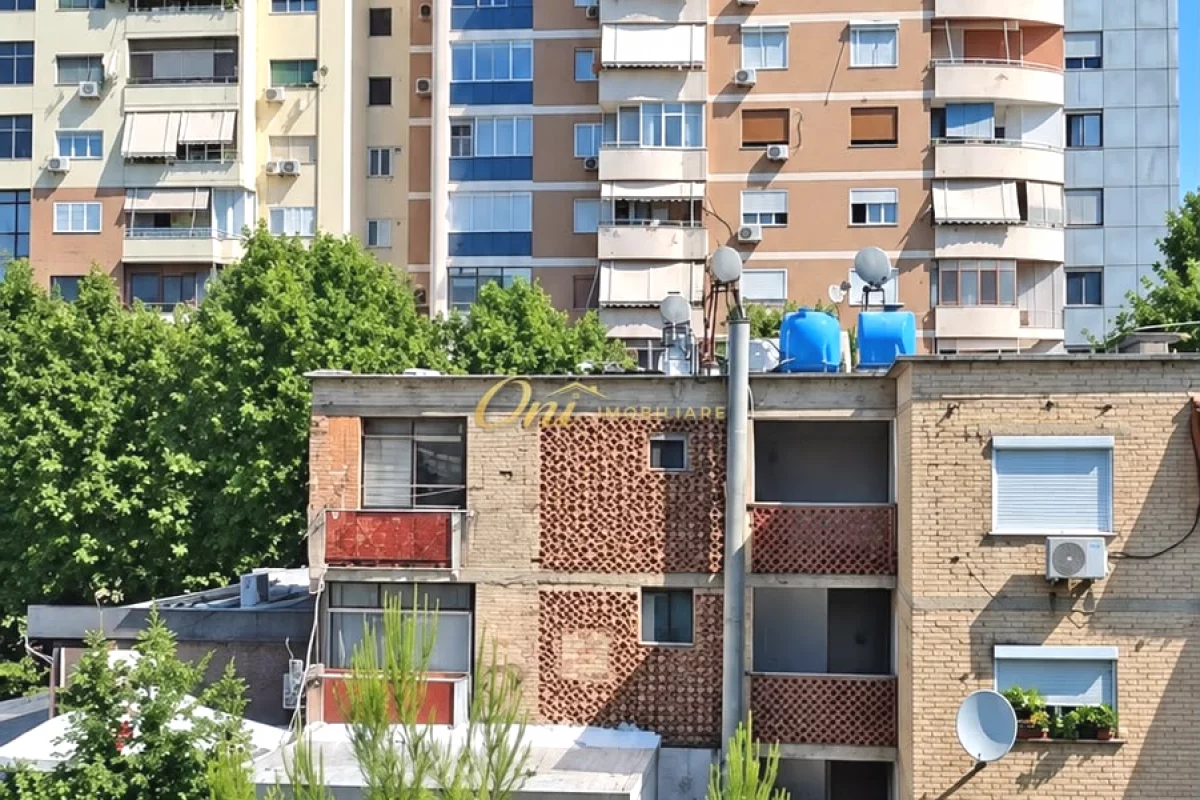 Shtepi ne shitje Apartament ne Tirane, 2+1, Mobilimi E mobiluar, Pagesa 18,500,000  Leke.