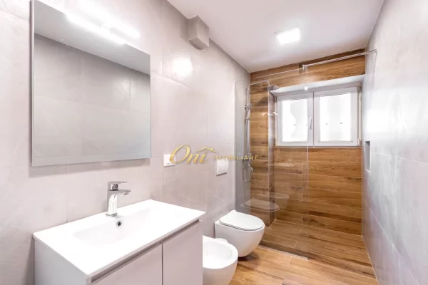 Shtepi me qera Apartament ne Tirane, 2+1, Mobilimi E mobiluar, Pagesa 150,000  Leke.