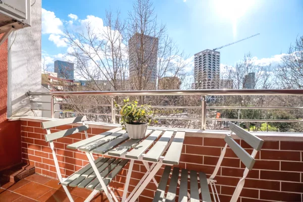 Shtepi me qera Apartament ne Tirane, 2+1, Mobilimi E mobiluar, Pagesa 150,000  Leke.