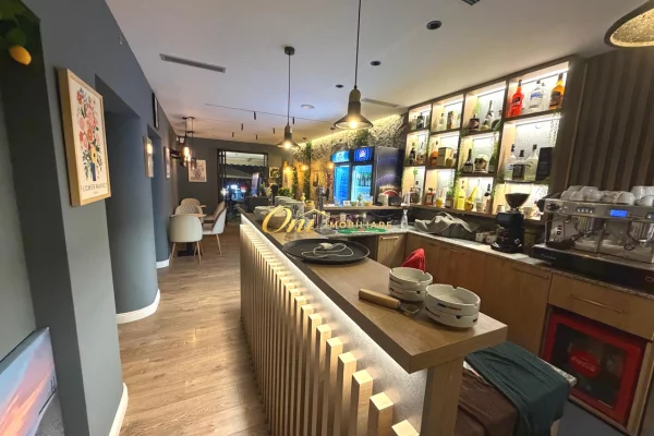 RRUGA E DURRESIT; SHITET BIZNES BAR LOUNGE 