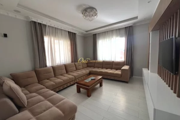Shtepi me qera Vila Luksoze ne Tirane, 2+1, Mobilimi E mobiluar, Pagesa 4,000  Euro.