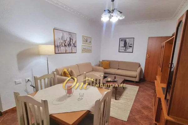 Shtepi me qera Apartament ne Tirane, 2+1, Mobilimi E mobiluar, Pagesa 65,000  Leke.