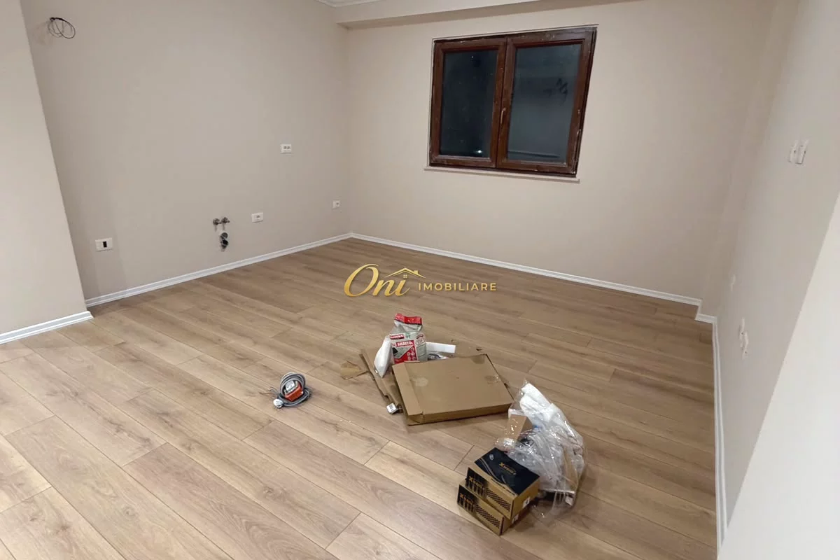 Shtepi me qera Apartament ne Tirane, 2+1, Mobilimi Bosh, pa mobiluar, Pagesa 35,000  Leke.