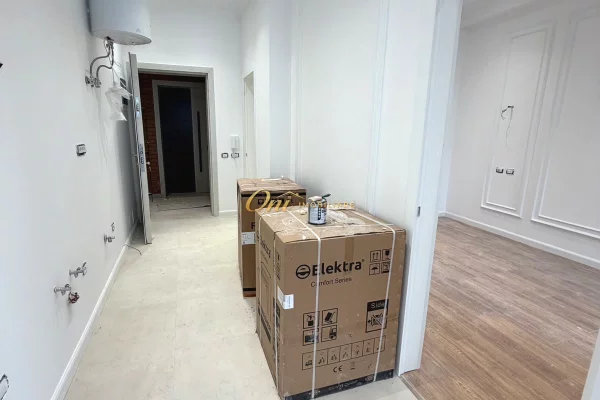 Shtepi ne shitje Apartament ne Tirane, 1+1, Mobilimi Bosh, pa mobiluar, Pagesa 11,500,000  Leke.